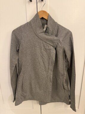 lululemon grey wrap sweatshirt
